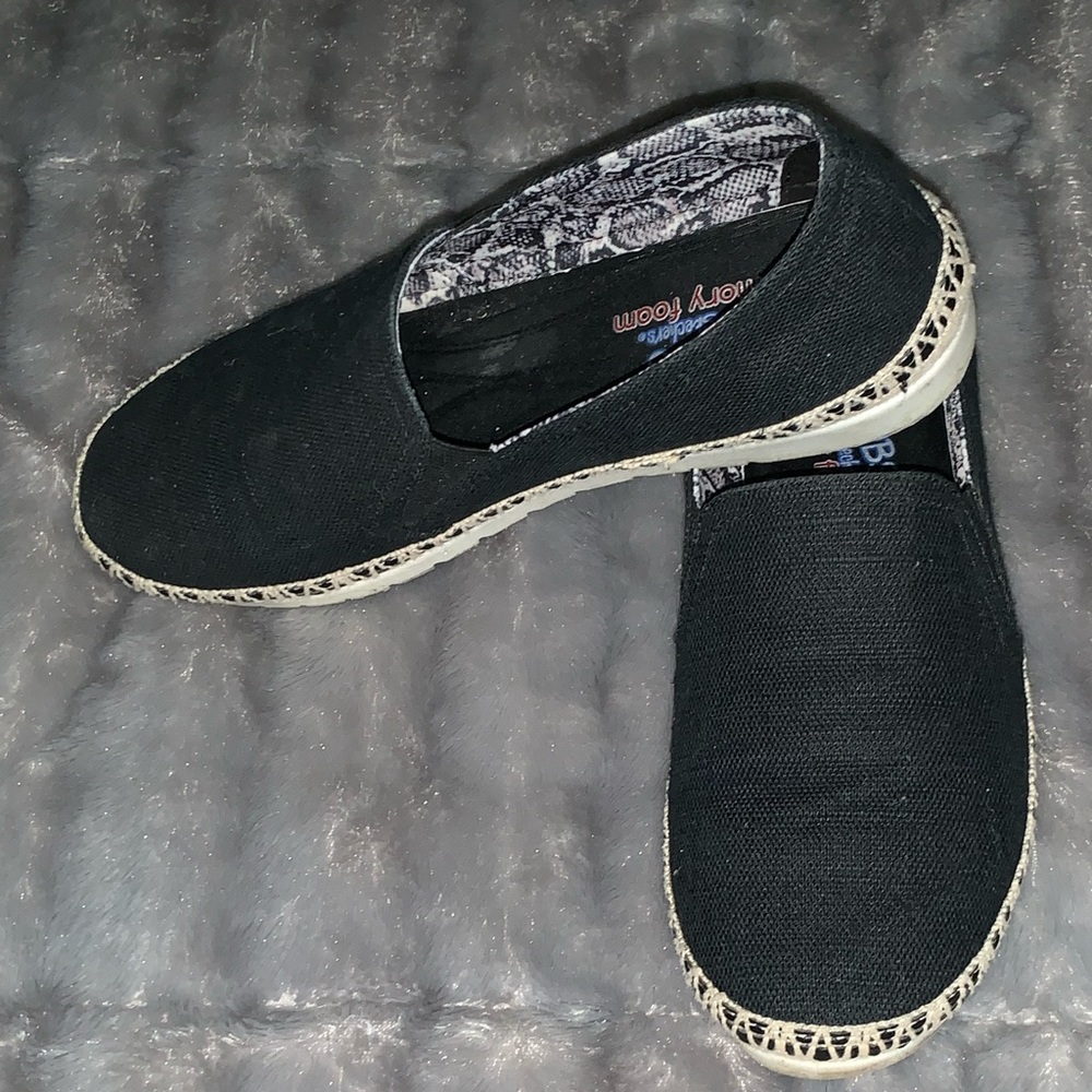 BOB Sketchers Memory Foam Black Sz 10